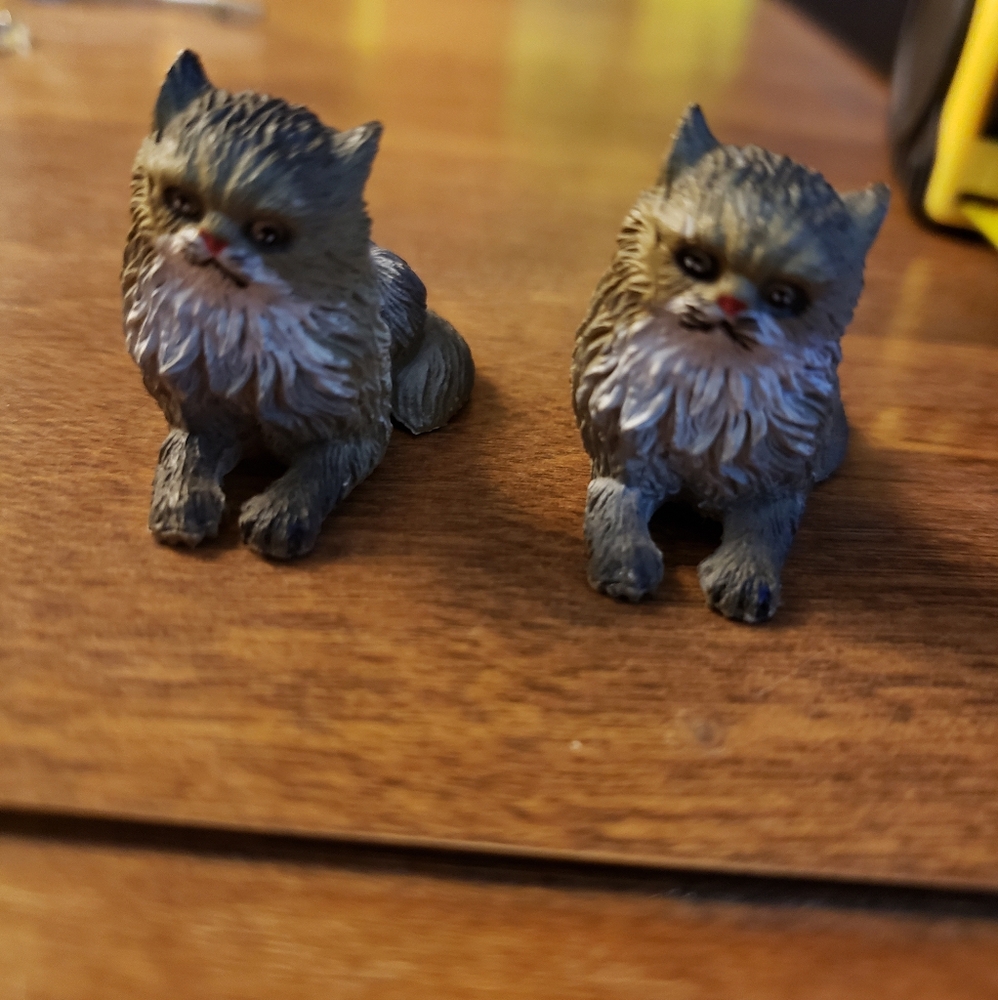 2 Gray & White Toy Himalayan Cat Figure Toy Plastic 1.5" Realistic